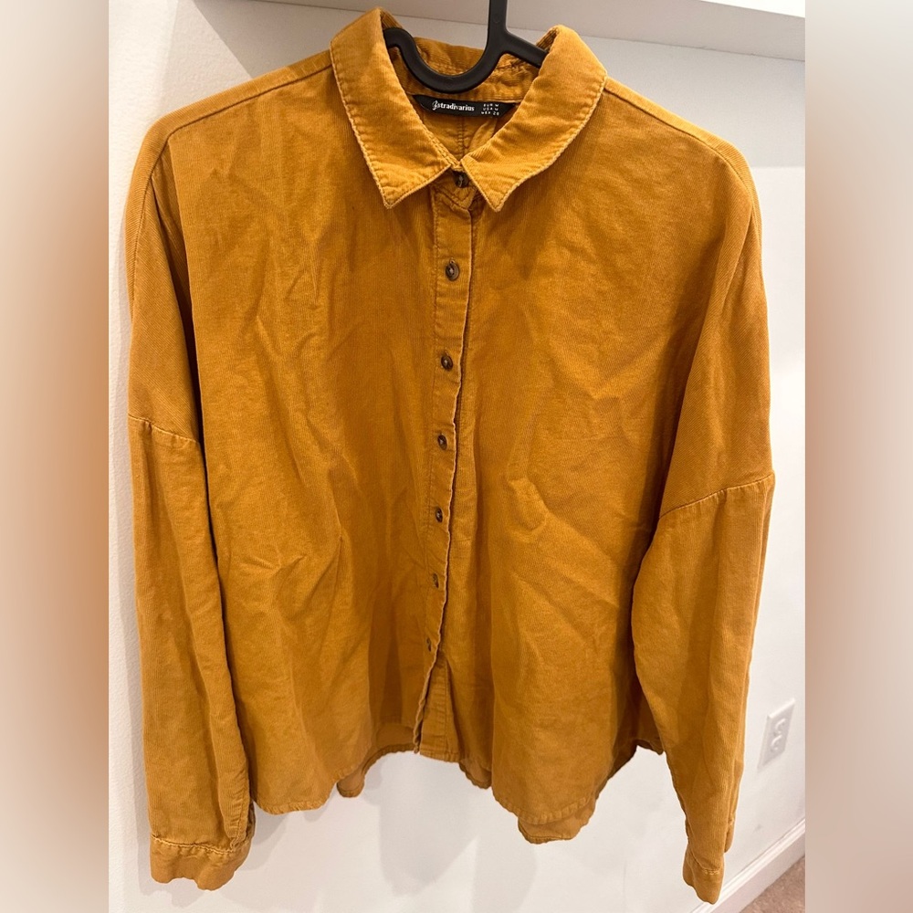 Stradivarius Corduroy mustard buttoned top